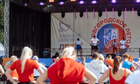 сцена на фестивале «Новгородское лето»