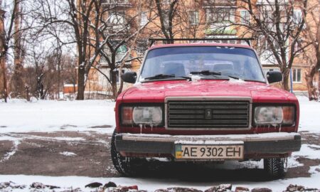 alt машина в снегу