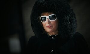 Женщина в шубе