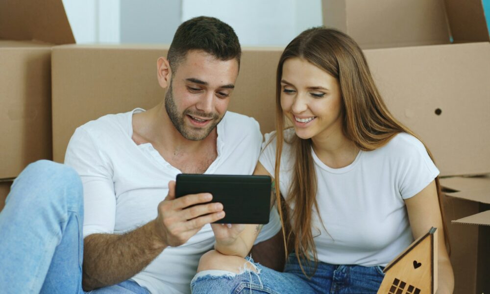 Пара купила квартиру
