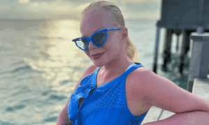 Лариса Долина