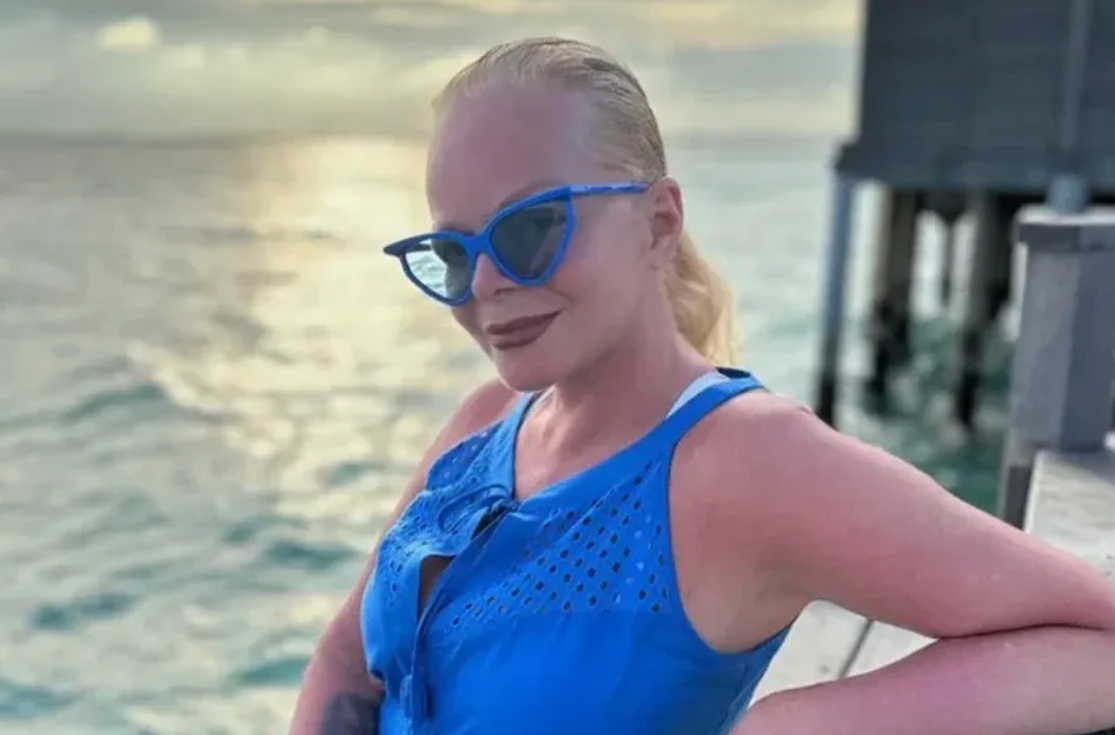 Лариса Долина