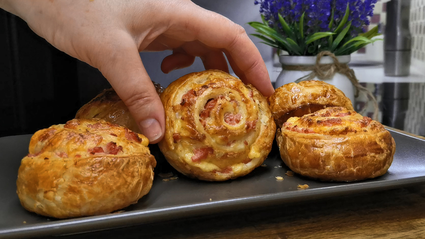 булочки с сосисками