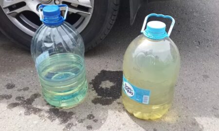 бензин в пластике