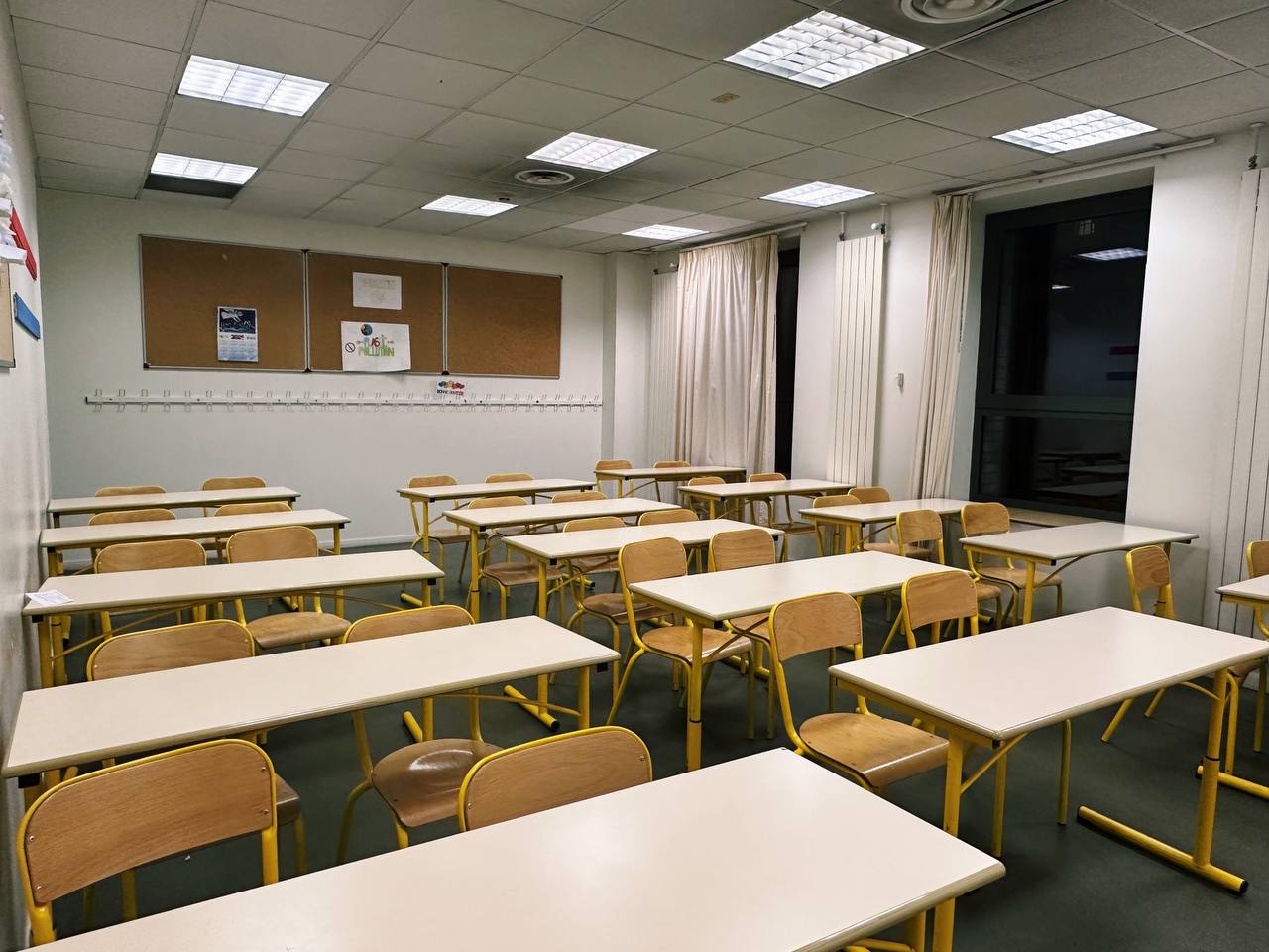 школьные парты