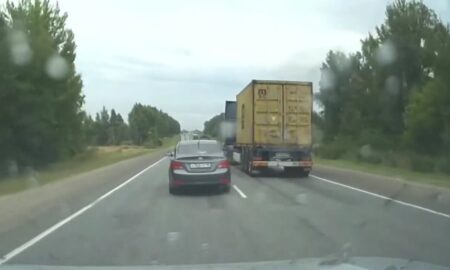 обгон автомобиля