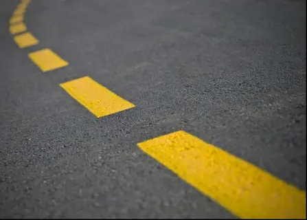 жёлтая прерывистая линия разметки