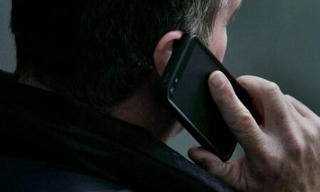 разговор по телефону