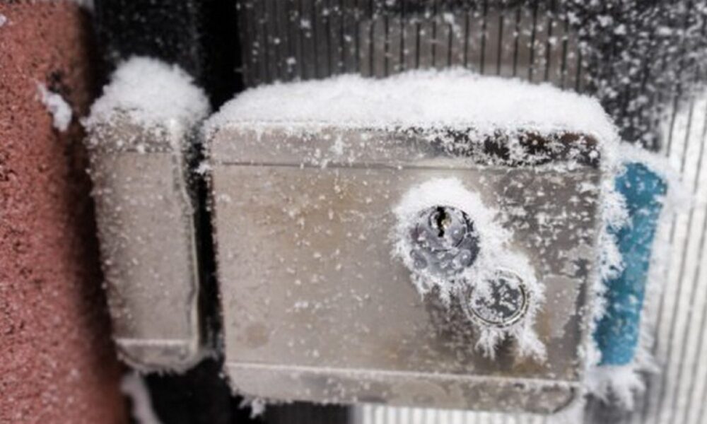 промёрзший замок