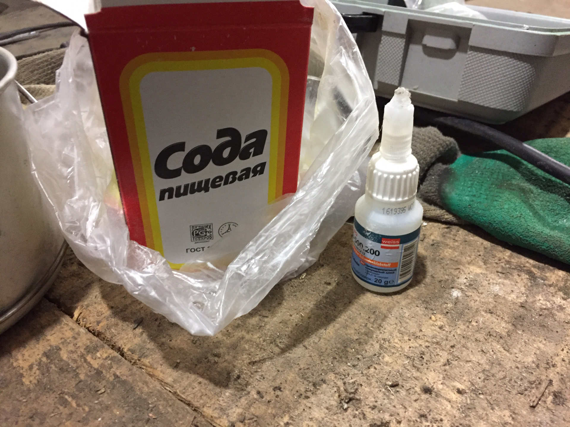 сода и суперклей