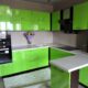 зеленый фасад кухни