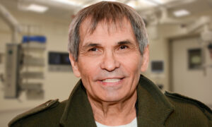 Бари Алибасов