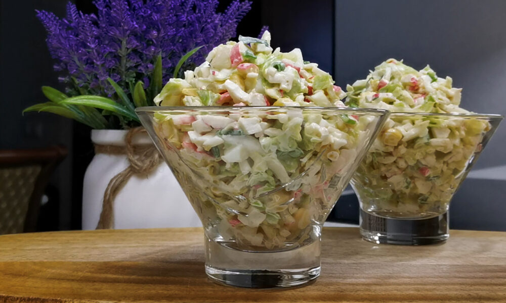 салат из крабовых палочек и капусты
