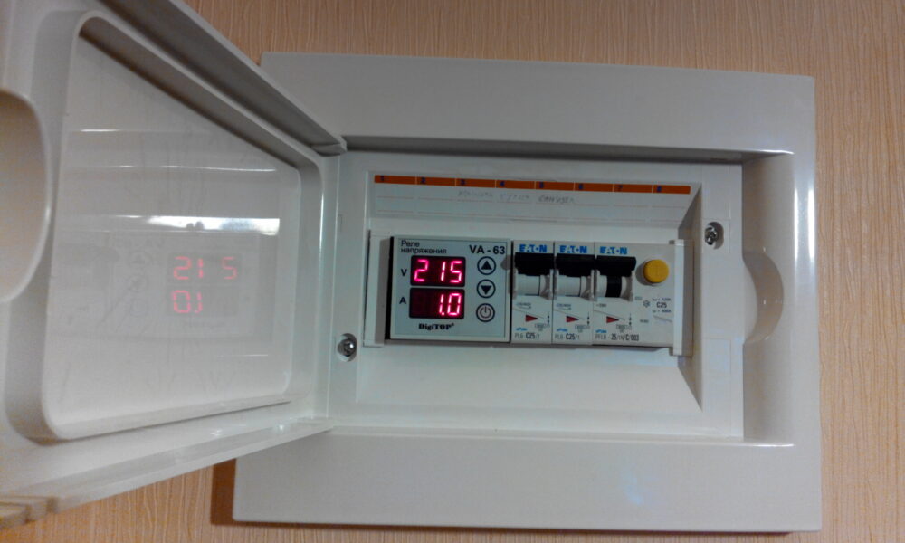 Реле напряжения однофазное