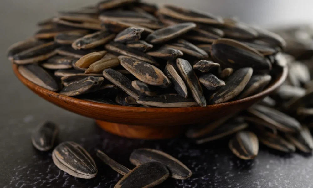 семечки на столе