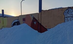 Муралы занесены снегом.