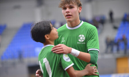 Футболисты "Электрона"