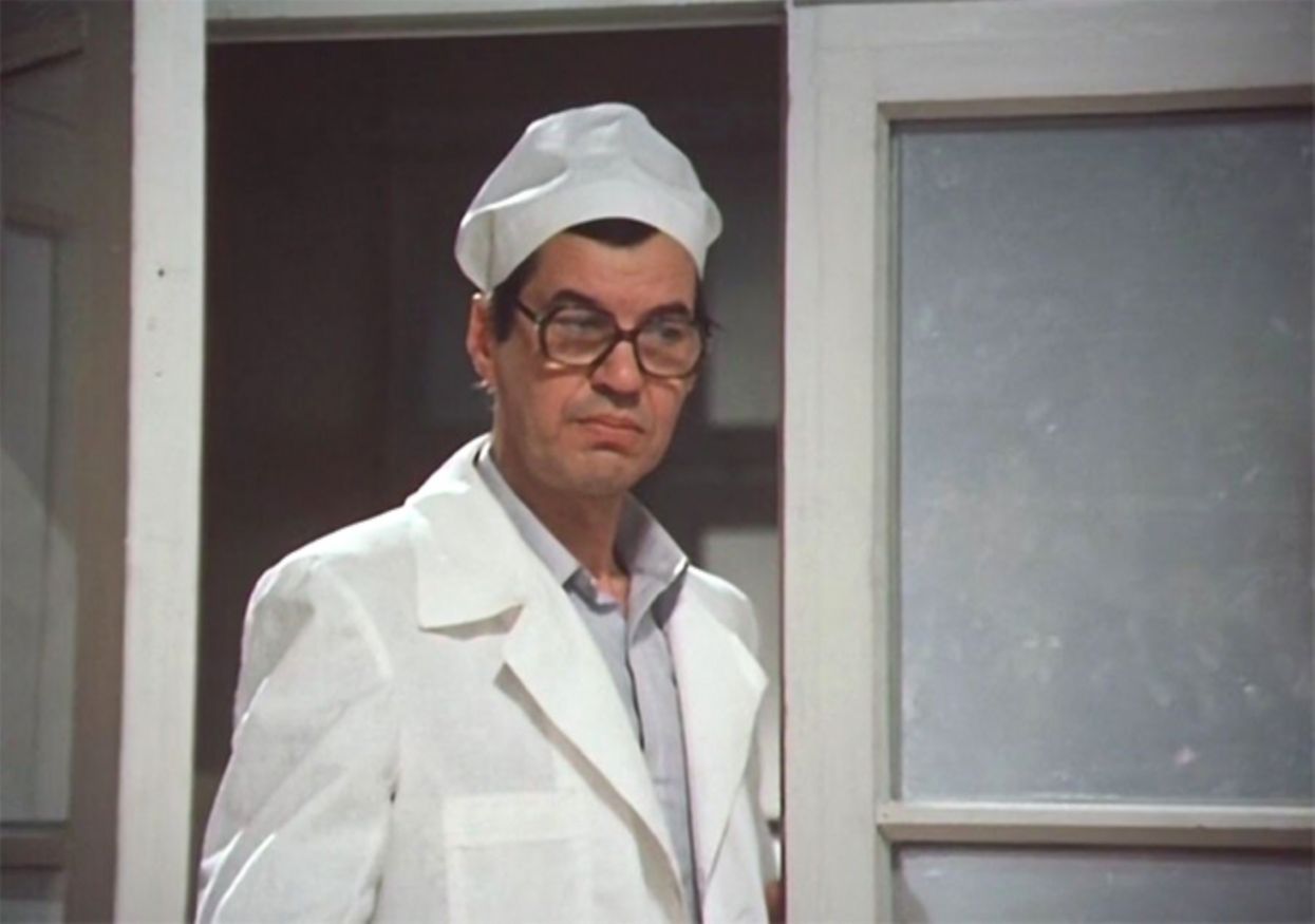 Врач из фильма «Гостья из будущего», 1985