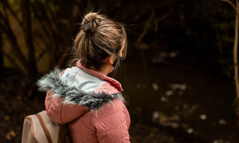 Девушка с рюкзаком