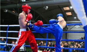 Поединок по кикбоксингу