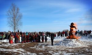 празднование Масленицы с сожжением чучела
