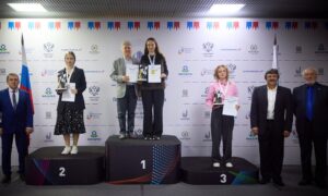 Евгения Сатановская (слева)