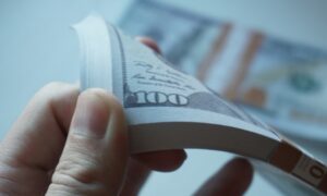 Купюра долларов