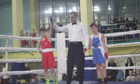 Юные боксеры на ринге