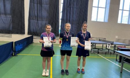 Дарья Сергеева (по центру)