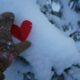 Сердечко на снегу