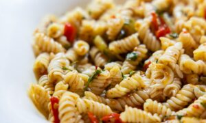 Макароны с овощами