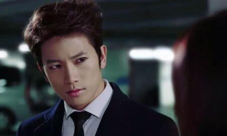 Корейский актёр Чжи Сон