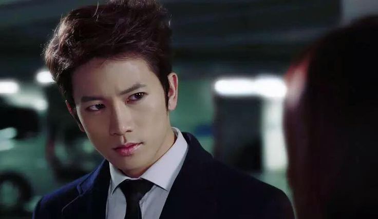 Корейский актёр Чжи Сон