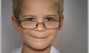 Мальчик в очках