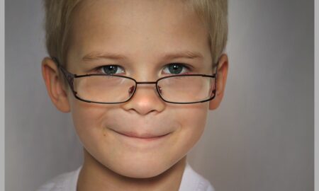 Мальчик в очках
