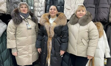 Женщины в куртках