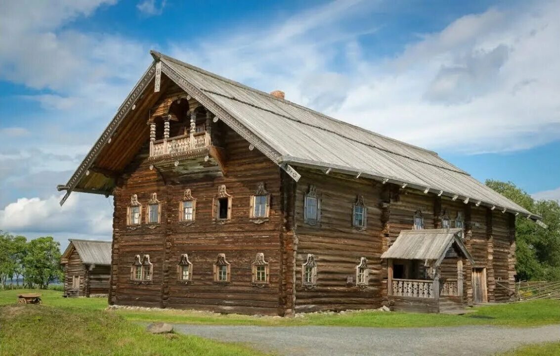 Старинный крестьянский дом на русском Севере