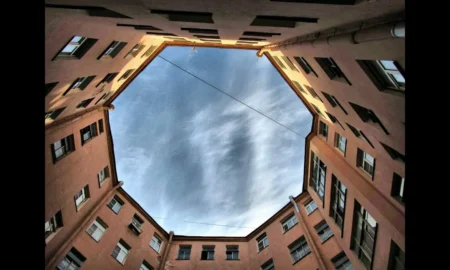 Дворы-колодцы в Петербурге