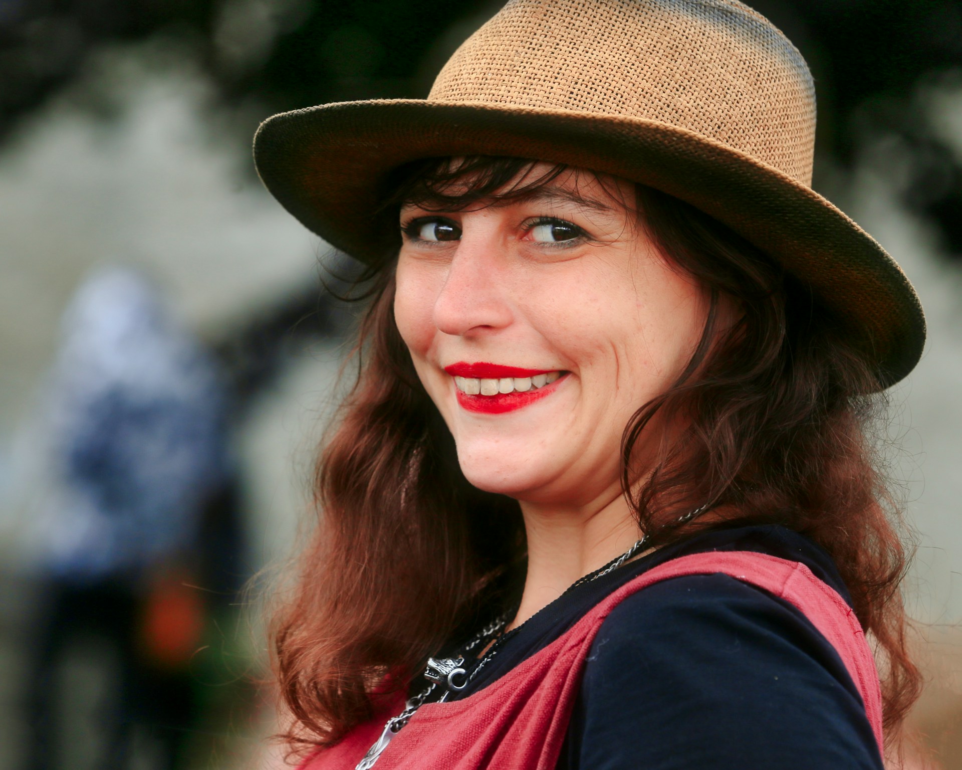 Женщина в шляпе