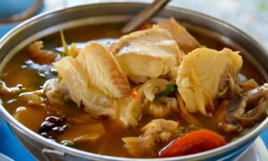 Куриный суп с сыром