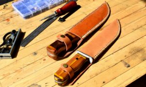 Ножи на столе