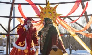 Ведущие празднования Масленицы