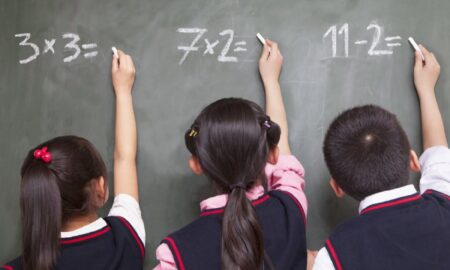 Дети у доски