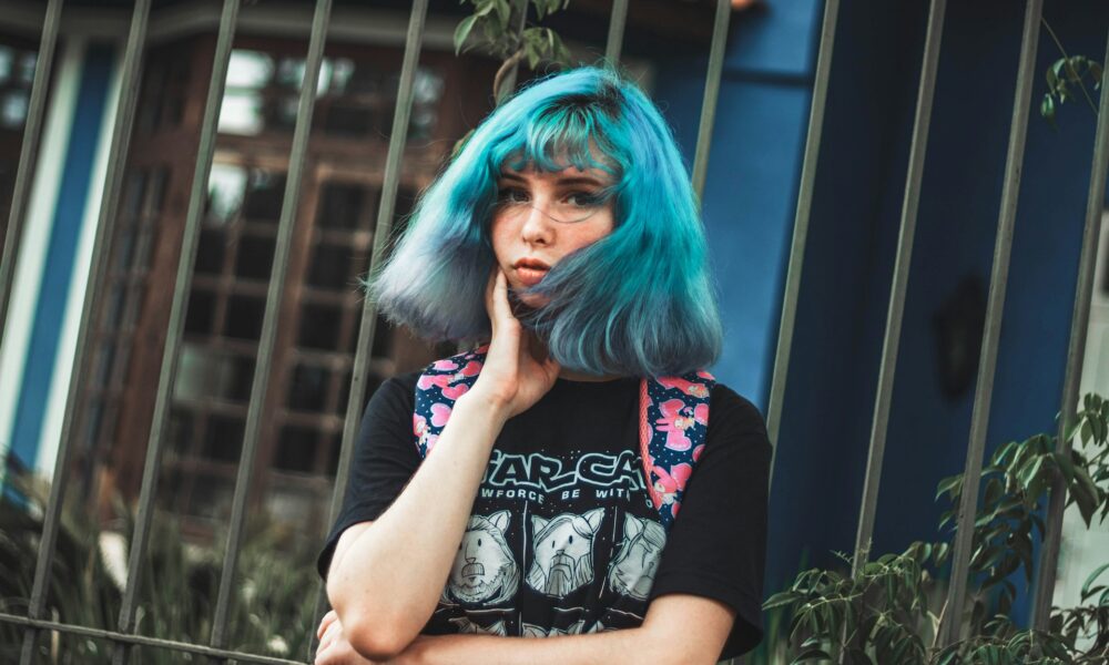 Девушка с каре