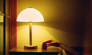 Прикроватная лампа
