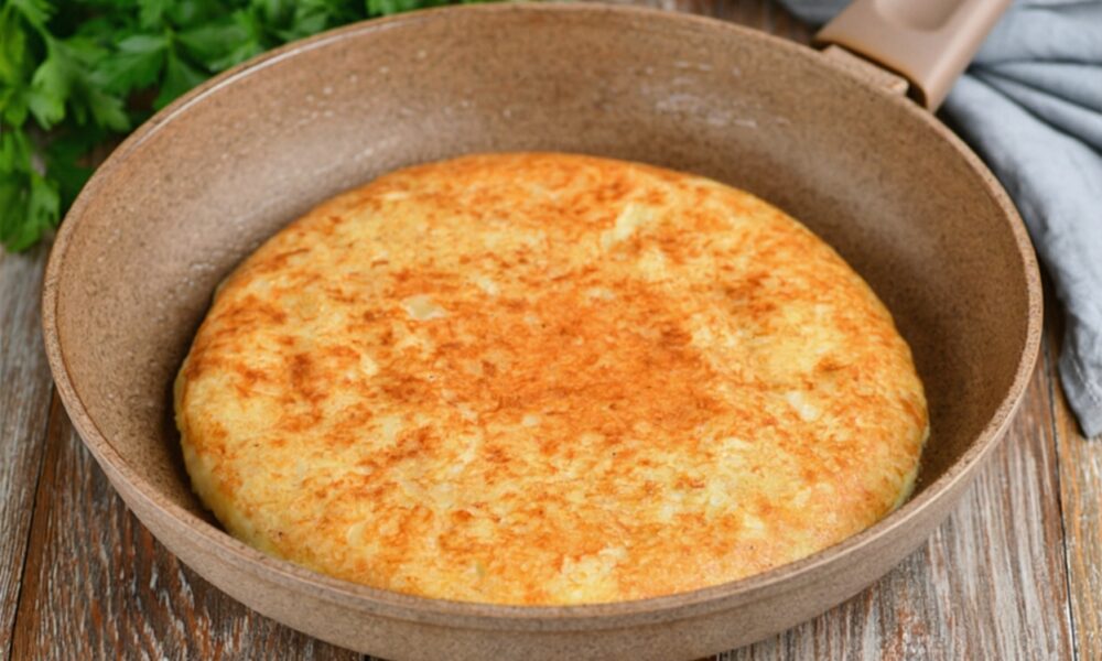 Картофельная лепёшка на сковороде