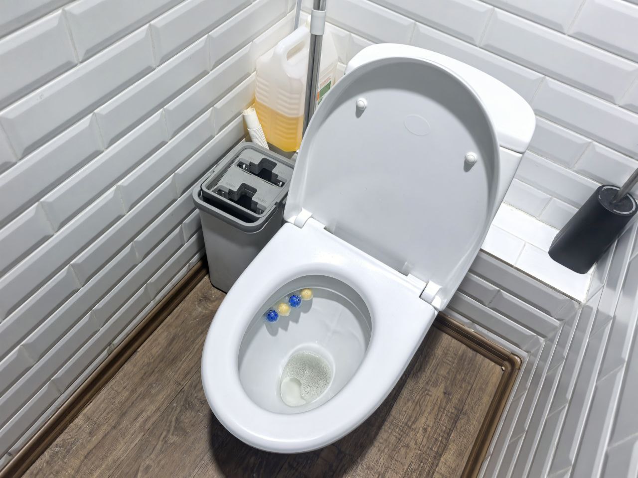 Унитаз в ванной комнате