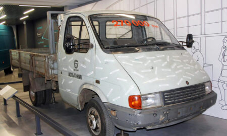 Автомобиль на выставке