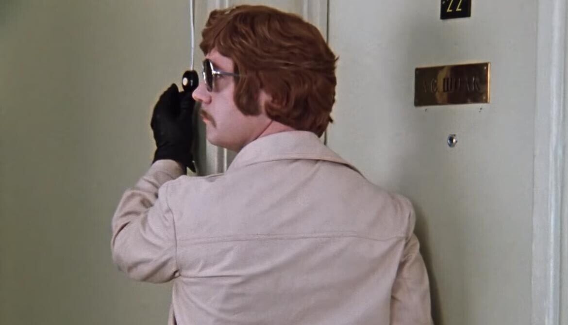 Жорж Милославский взламывает квартиру