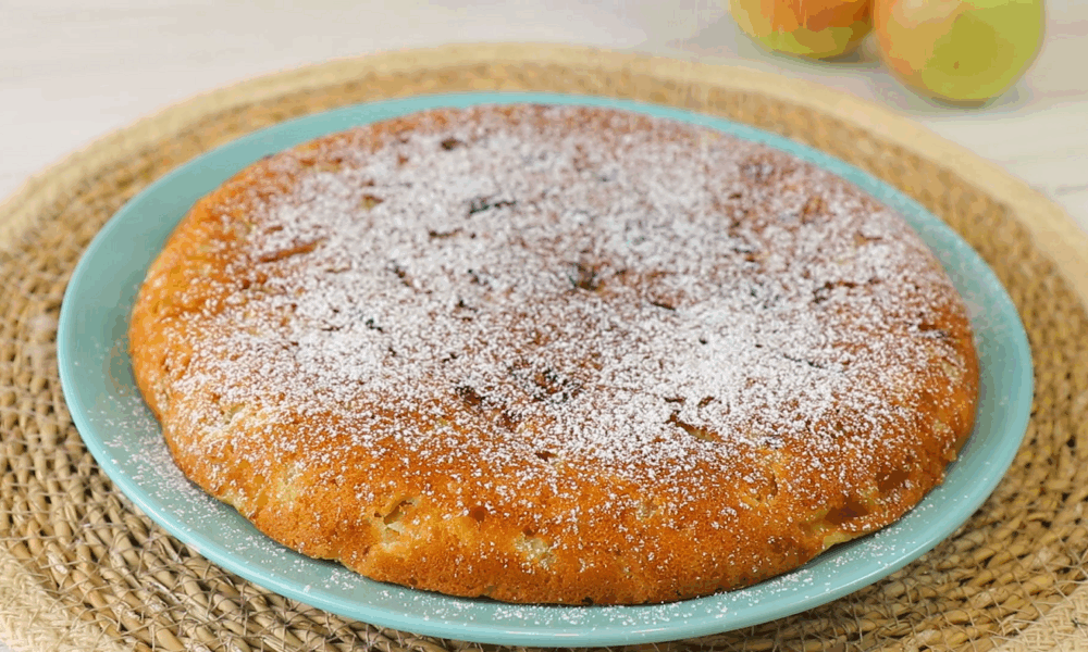 Яблочный пирог с сахарной пудрой